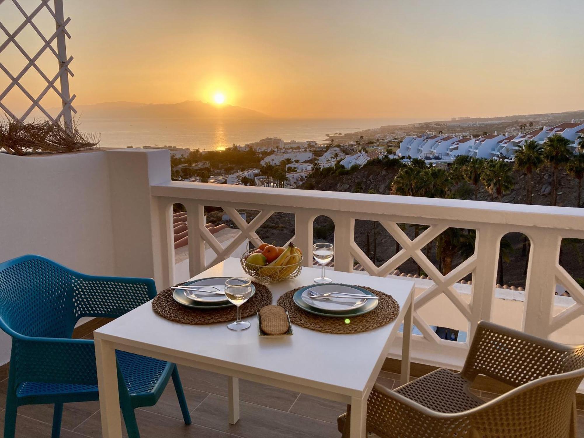 Costa Adeje - Modern Apartment With Terrace Views Of Ocean & Sunset Dış mekan fotoğraf